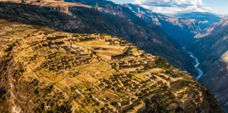 Arqueólogos descubren en Perú ciudadela inca 4 veces más grande que Machu Picchu con casi 3.000 lentejuelas de oro, plata y cobre